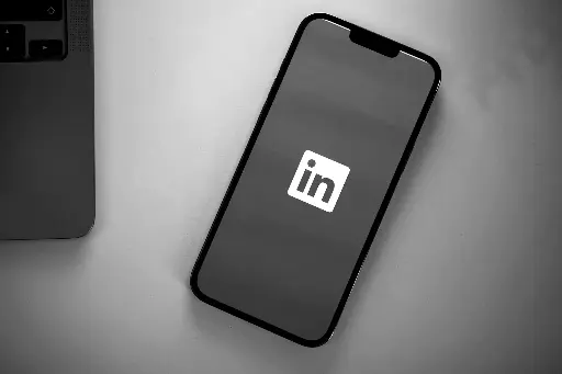Rediseño y optimización de CV y LinkedIn (lo hacemos por vos!)